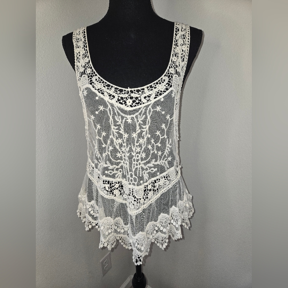 Delicate Floral Lace Chemise